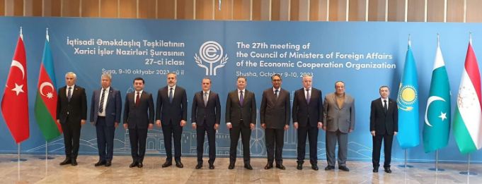 DNA 2 FM Jilani arrives Azerbaijan to attend COM-ECO
