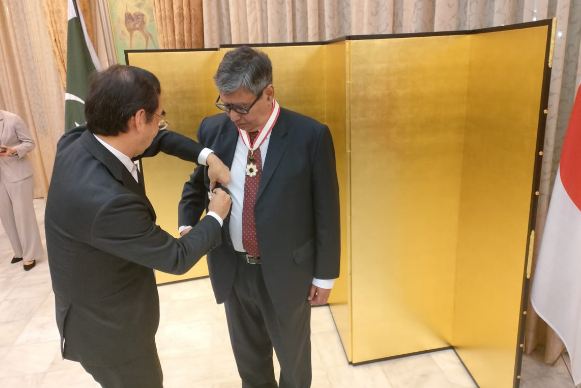 Japan recognizes Imtiaz Ahmad's outstanding contributions with imperial decoration