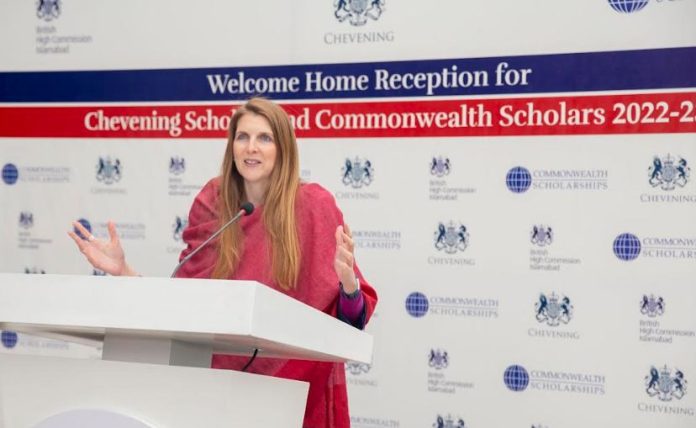 Jane Marriott welcomes returning Chevening and Commonwealth scholars to Pakistan