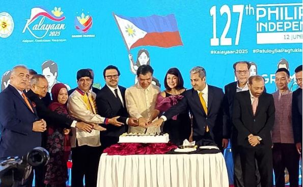 DNA 17-6 Rich tributes paid to the Philippines' 127th declaration