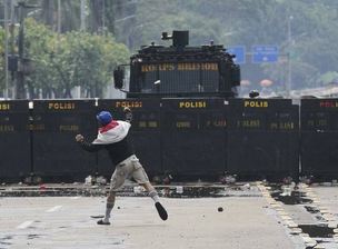 5 Indonesia parties agree to revokes MPs perks