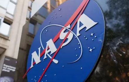 6 Nasa to build nuclear reactoron Moon by 2030