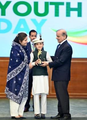 DNA 13-9 PM honours visually impaired student as Int’l youth icon