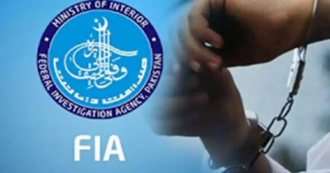 11 Six arrested involved in human smuggling