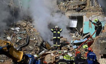 2222 Russian missile and drone barrage kills four in Kyiv