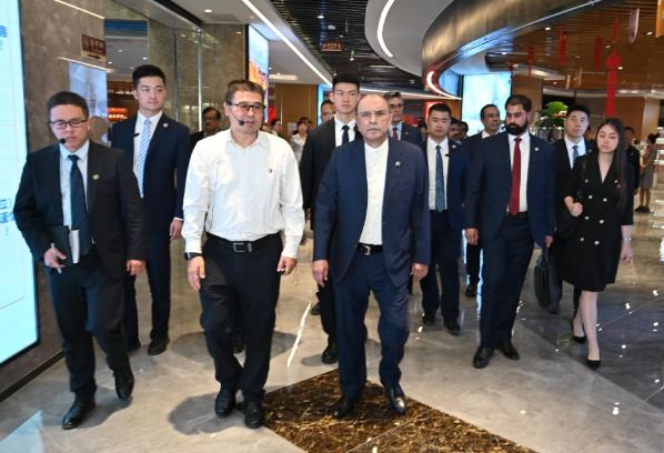 DNA 20-7 President Asif Ali Zardari visits Kashgar Free Trade Zone