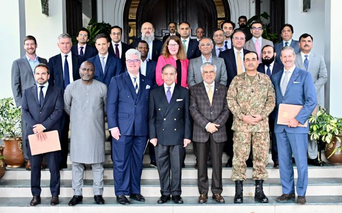 DNA 8-16 US firms to invest $500 million in Pakistan's minerals