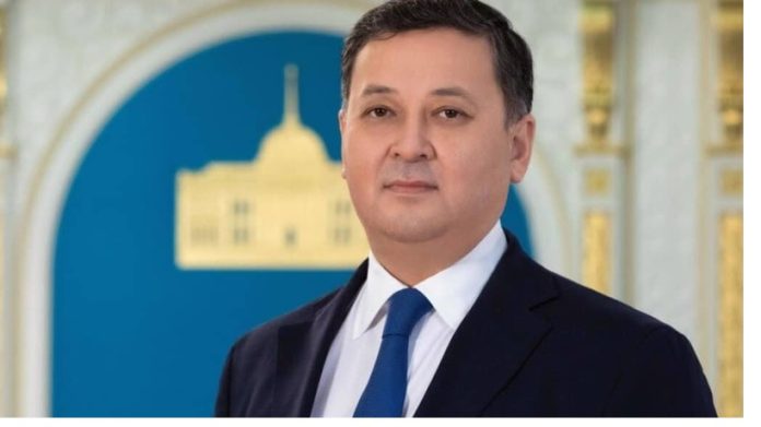 Untitled DPM/FM of Kazakhstan arrives in Pakistan on Monday