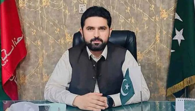 2 10-member KP cabinet takes oath