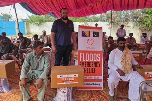 DNA 10-2 Food, tents distributed to 150 Pakistani families by Bosnia's Pomozi.ba