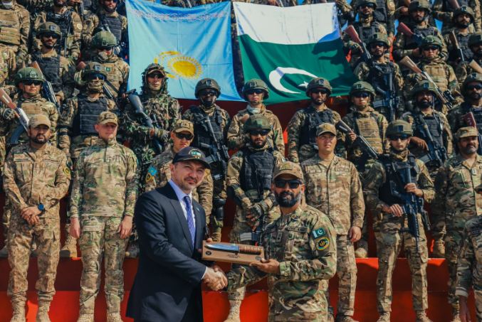 DNA 25-1 Ambassador attends closing of Kazakh-Pakistani military exercise Dostarym-V