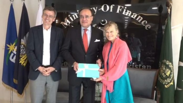 Pakistan eyes Panda Bond, new global debt issuances