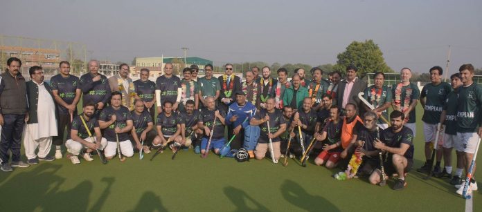 Thrilling NPC Hockey match: Legends XI beat Journalists XI