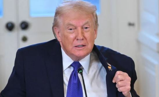 000000 Trump delivers oil warning, suggesting Cuba should strike deal with US