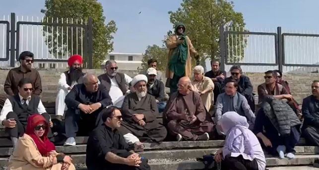 30 Imran Khan's vision: Opposition sit-in at Parliament House enters second day