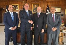 Aurangzeb meets US Commerce Secretary in Washington Aurangzeb meets US Commerce Secretary in Washington