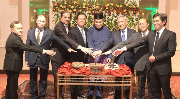 DNA 23-13 Brunei High Commissioner hosts 42nd National Day reception