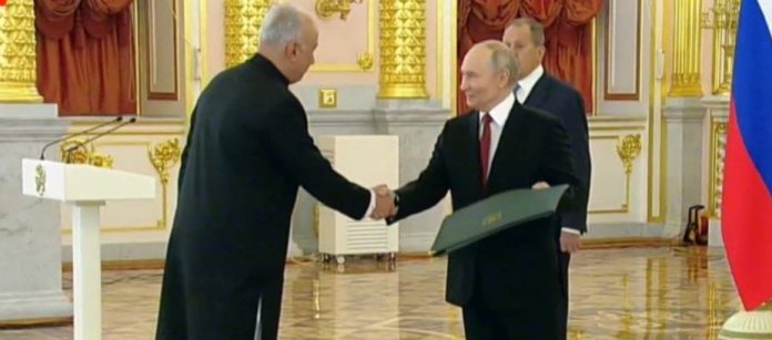 Pakistan pursues peace, strengthens strategic cooperation with Russia, Envoy says