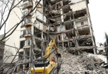 Blasts reported near Pakistan embassy in Tehran: sources Blasts reported near Pakistan embassy in Tehran: sources