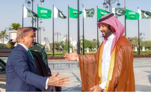 21 Pakistan seeks Saudi Arabia's $5bn oil facility, $5bn deposit rollover for 10 years