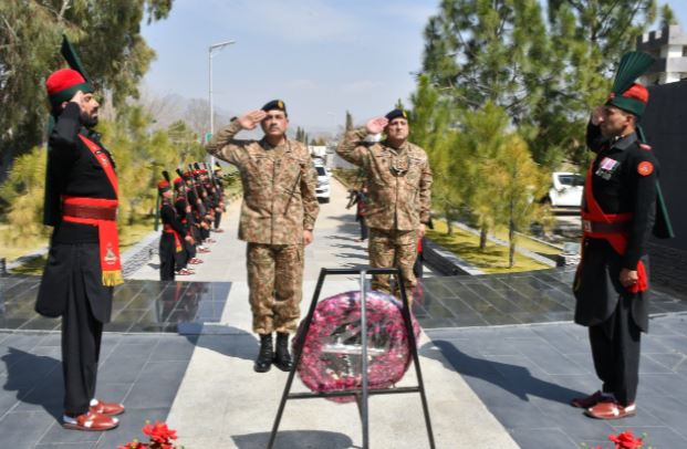 DNA 4-10 Use of Afghan soil for terrorism unacceptable: CDF Munir