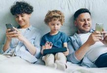 Screens replace family time for Generation Z, doctors caution Screens replace family time for Generation Z, doctors caution