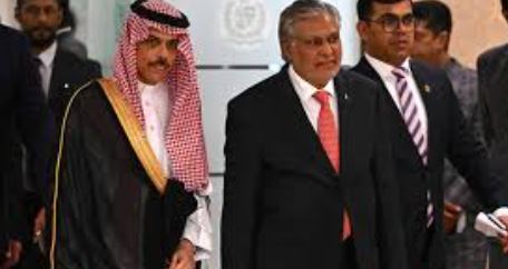 D1 Dar briefs Saudi FM on Islamabad ceasefire push