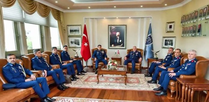 Pakistan, Turkey air chiefs bolster defense ties
