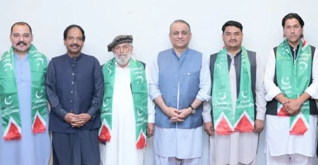 13 Independents join Aleem Khan’s IPP