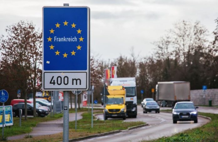 EU says Germany, France should phase out border checks
