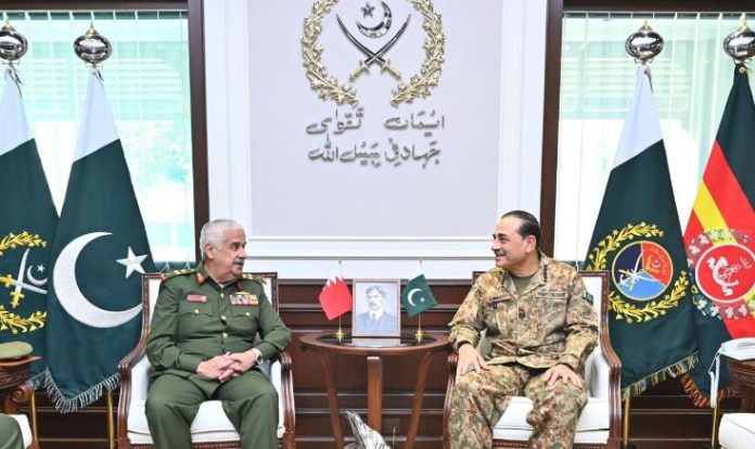 Pakistan, Bahrain vow to boost military cooperation