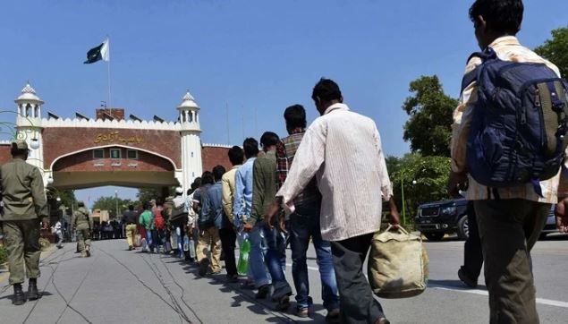 114 Pakistan and India exchange lists of prisoners
