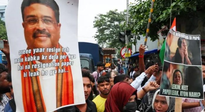 India youth protesters agree to end protests after talks with government