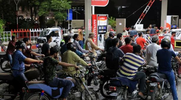 311 Petrol pump owners defer nationwide strike after negotiations with govt