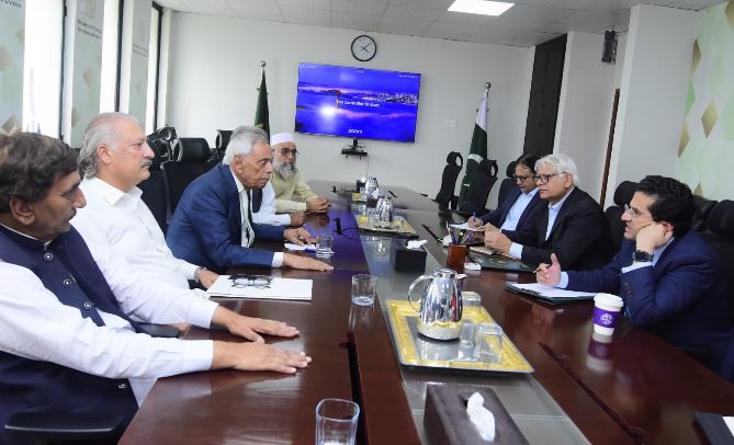 DNA 20-12 Petroleum dealers welcome daily pricing reform and pledge support