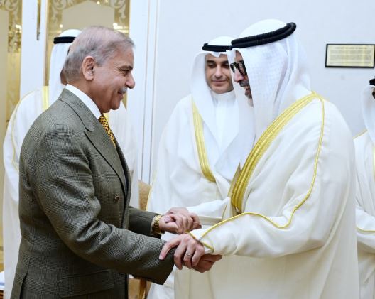 DNA 29-13 Pakistan, Kuwait vow to boost trade and investment ties