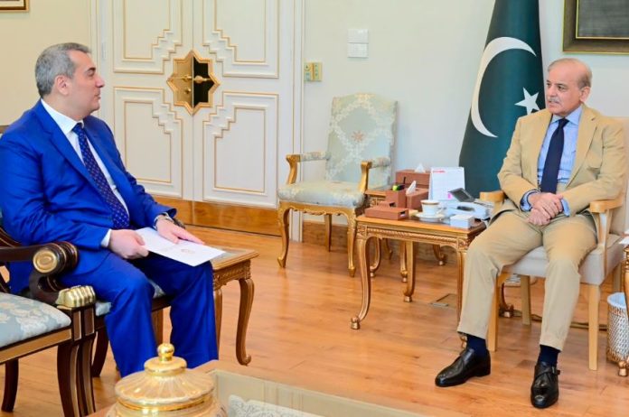 PM praises outgoing Azeri envoy's role in strengthening bilateral relations