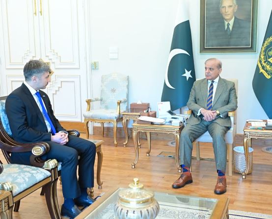 DNA 10-14 PM praises outgoing Kazakh envoy for strengthening bilateral ties