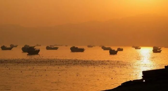 NEWS US intelligence says Iran shifted priority from nuclear program to Hormuz: Report