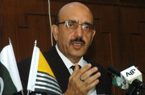 NEWS Youth urged to play role to make Pakistan a strong country