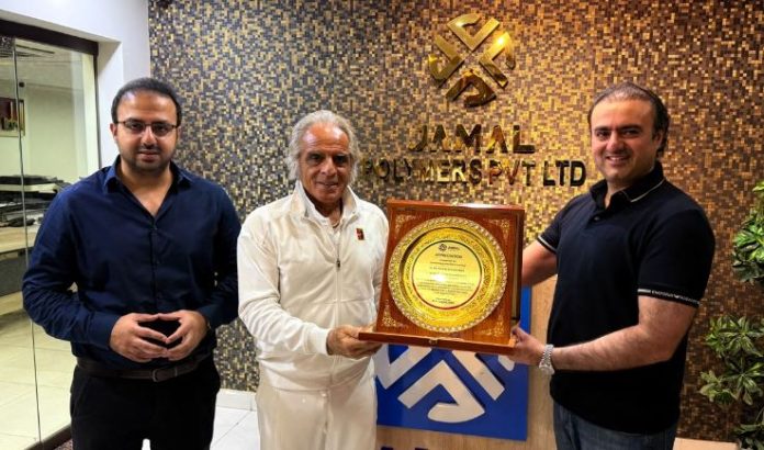 Tennis great Rashid Malik honoured by Jamal Group