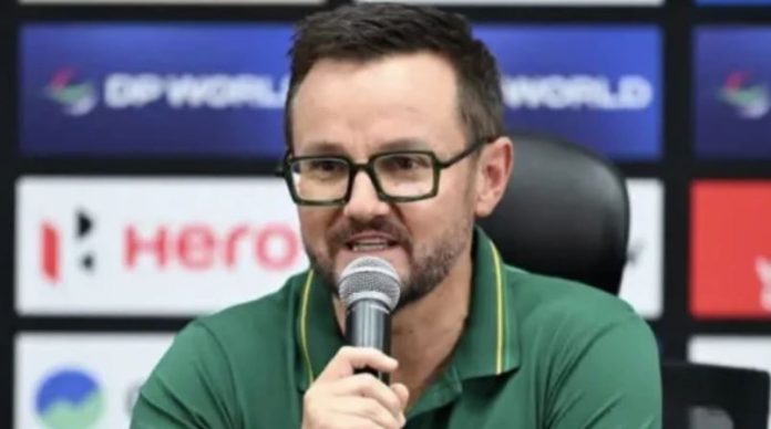 Hesson 'open' to full-time Test coaching role