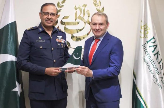 French ambassador, PIA management discuss cooperation