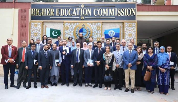 HEC, British Council discuss measures to strengthen transnational education in Pakistan