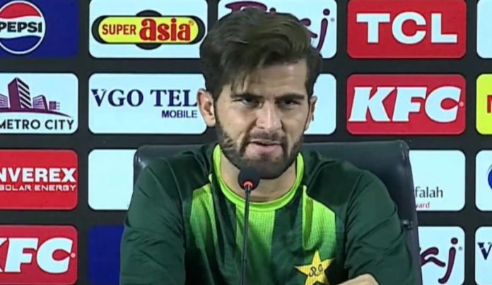 NEWS Pakistan seek tri-series final berth
