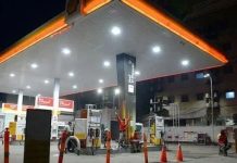Govt cuts petrol price by Re0.66, raises diesel by Re0.52 per litre Govt cuts petrol price by Re0.66, raises diesel by Re0.52 per litre